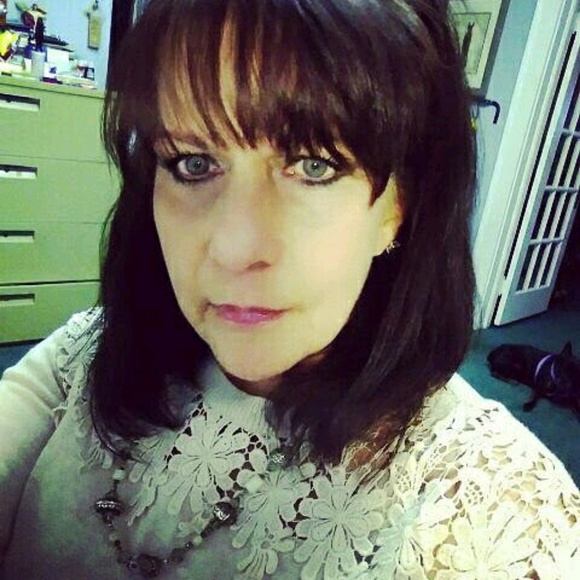 Meet your Posher, Linda - Picture 1 of 1